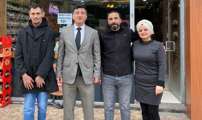 Payas Saadet pays a visit to tradesmen
