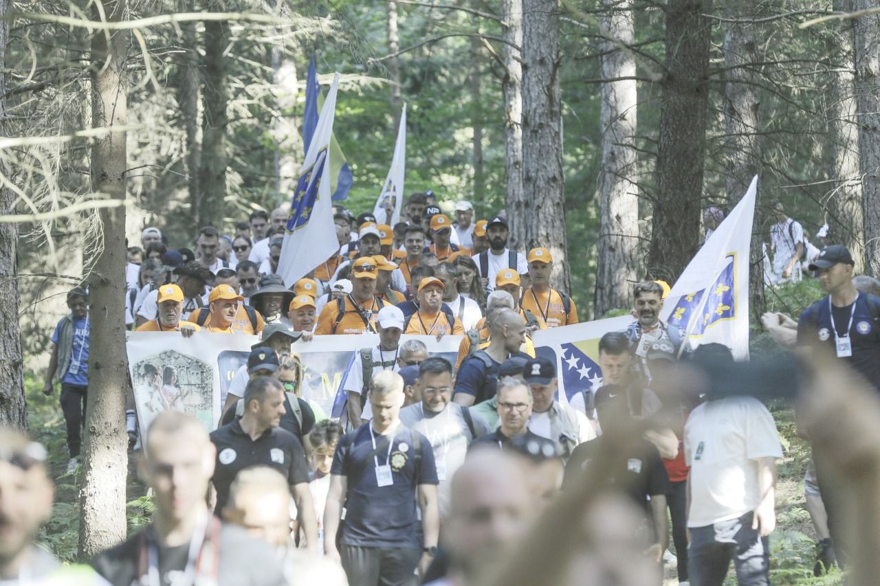 'Peace March' begins in Srebrenica