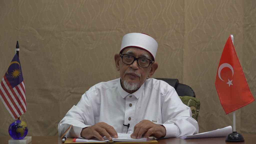 President of Malaysian Islamic Party Abdul Hadi Awang issues a congratulatory message to D-8