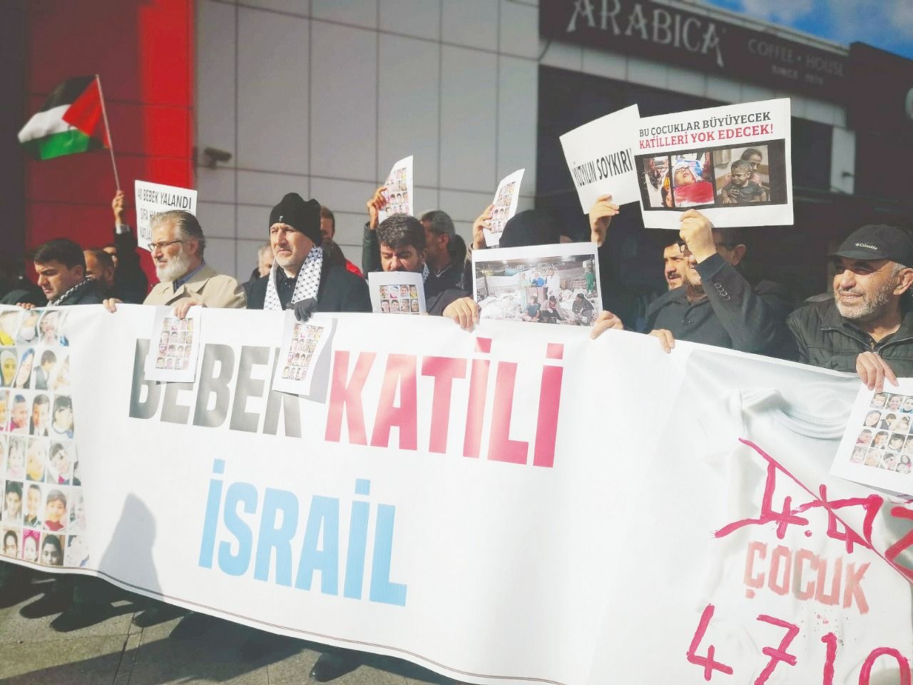 Protests held in front of UNICEF Ankara office for Gaza children