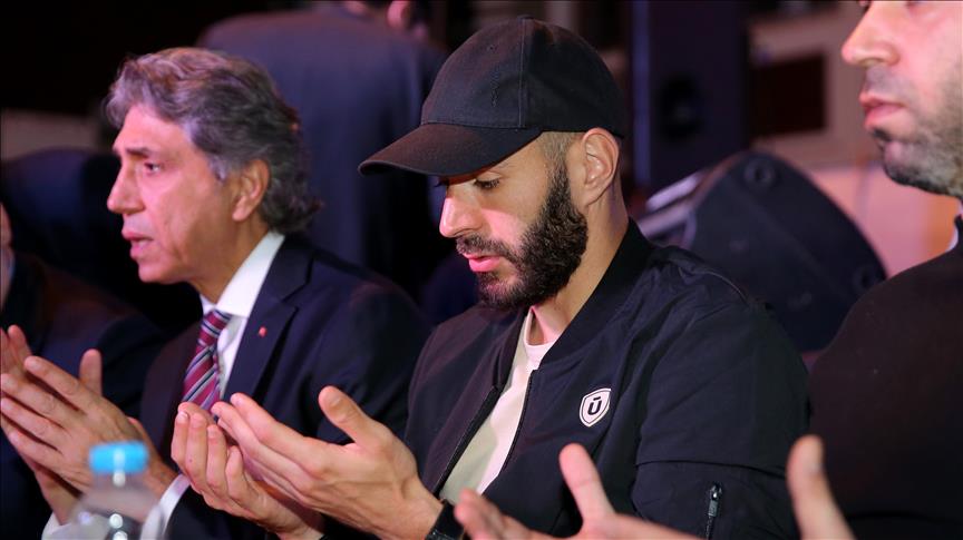 Real Madrid star Benzema joins street iftar in Turkey