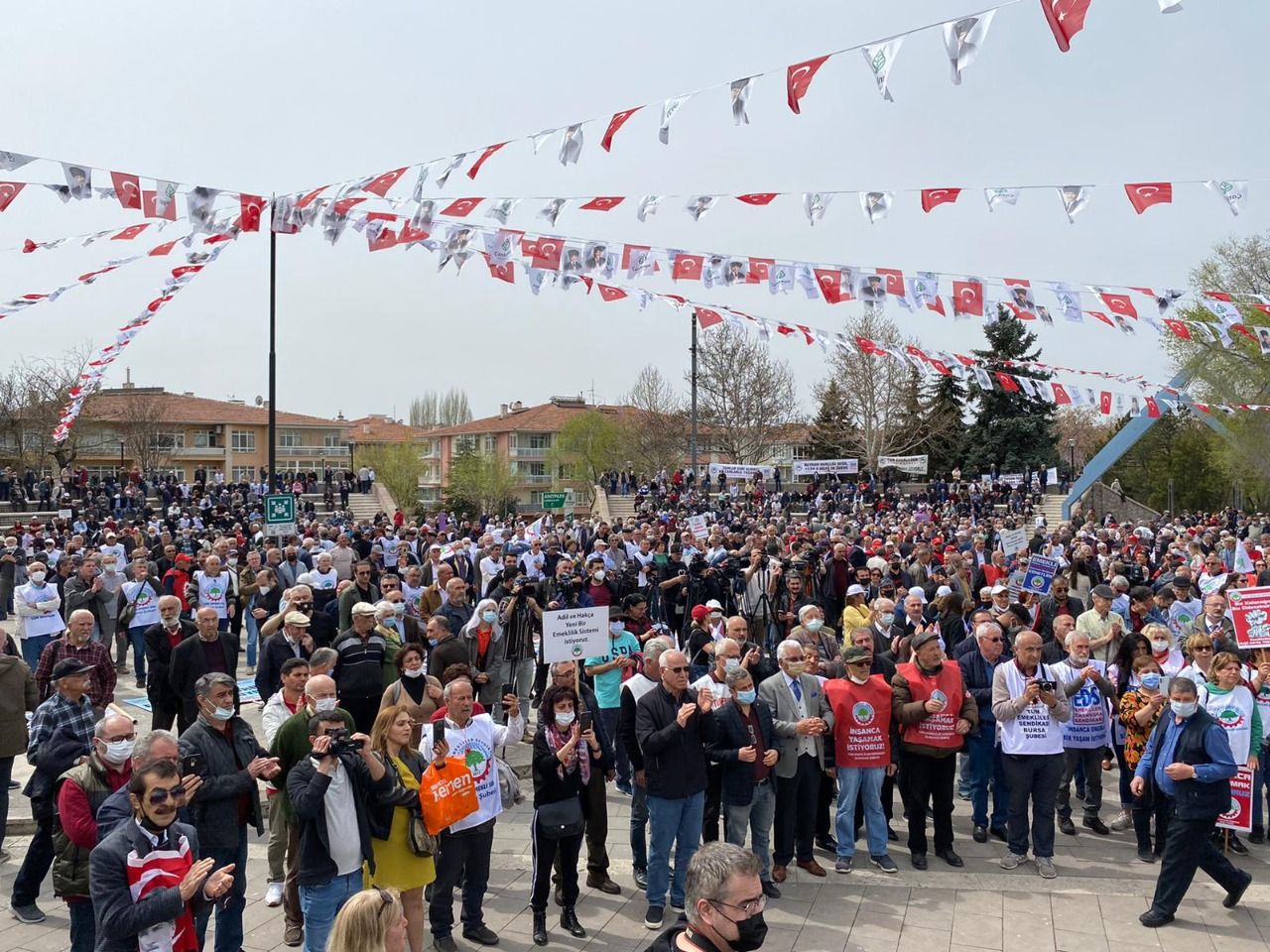 Retirees come together in Turkey's Ankara