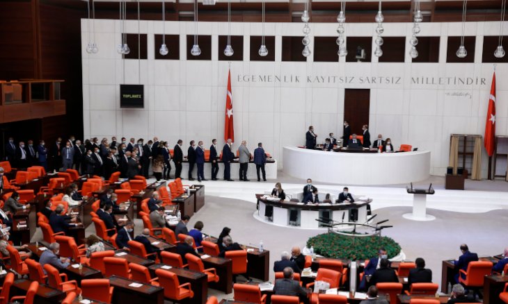 Ruling partys Mustafa Şentop reelected as parliament speaker in third round of voting