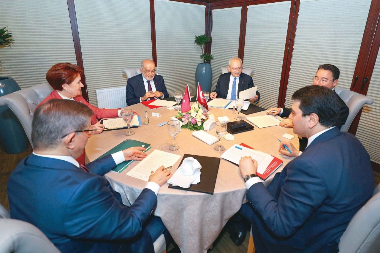 Saadet Party Chairman Temel Karamollaoğlu preparing for the leaders tour