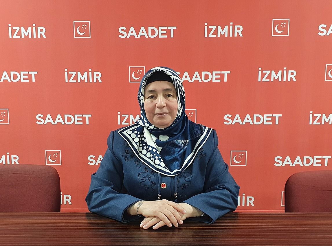 Saadet Party İzmir Provincial Women's Branch congratulates the journalists