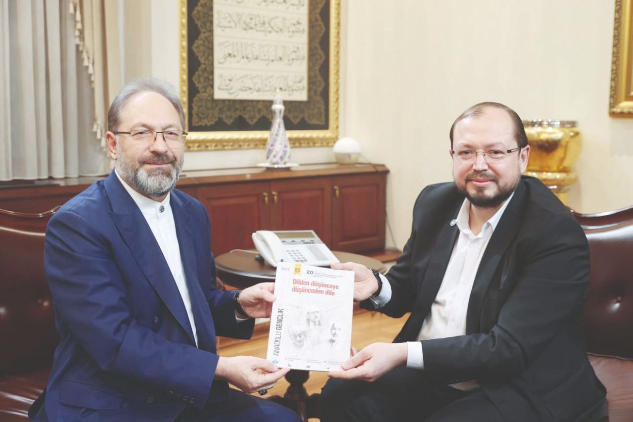 Salih Turhan pays a visit to Ali Erbaş