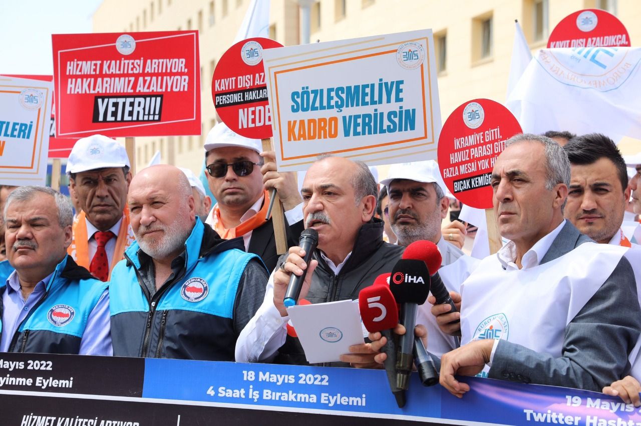 Social Security Institution employees strike work!