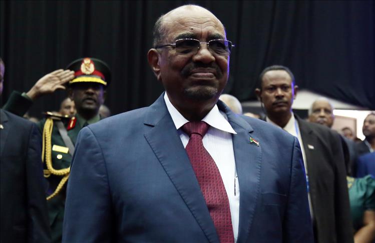 Sudan swears in new government