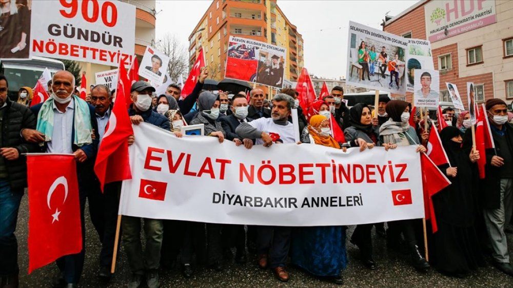 Support for mothers of Diyarbakır from ‘Hak-İş’ Trade Union Confederation
