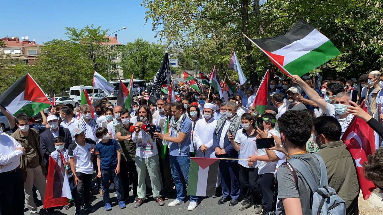 Support for Palestine, curse to Israel