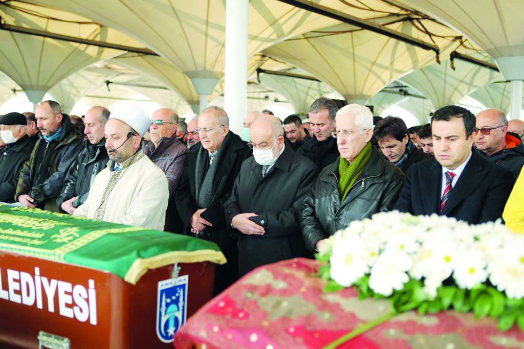 Temel Karamollaoğlu attends to the funeral prayer of his aunt's daughter