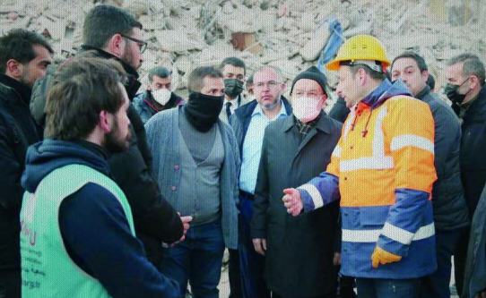 Temel Karamollaoğlu in earthquake zone, Hatay