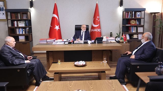 Temel Karamollaoğlu receives the IHH delegation