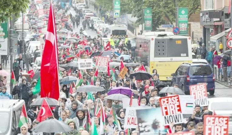 Tens of thousands participate in march organized for Palestine in Istanbul