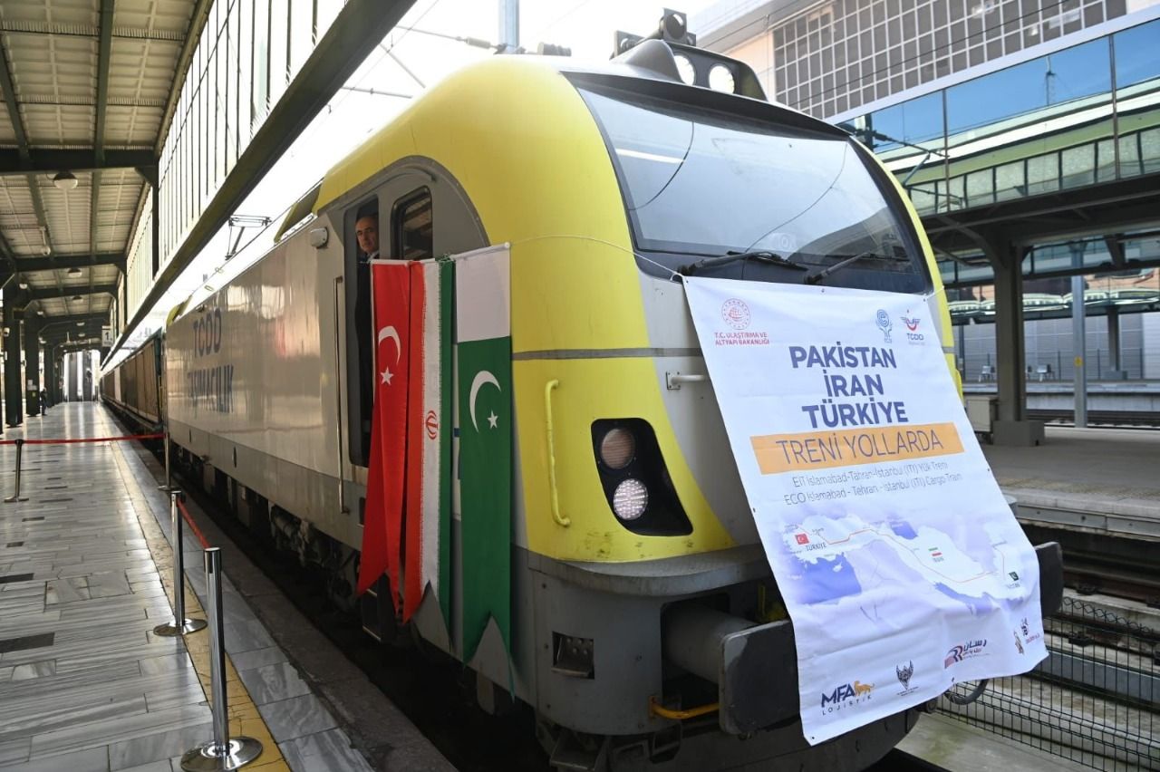 The train from Pakistan welcomed in Ankara