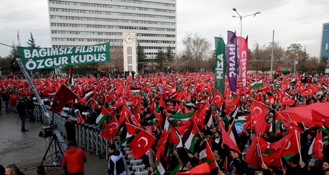 Thousands protest Trumps Jerusalem move across Turkey