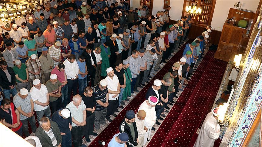 Turkey allows mosques to hold Tarawih prayers during Ramadan