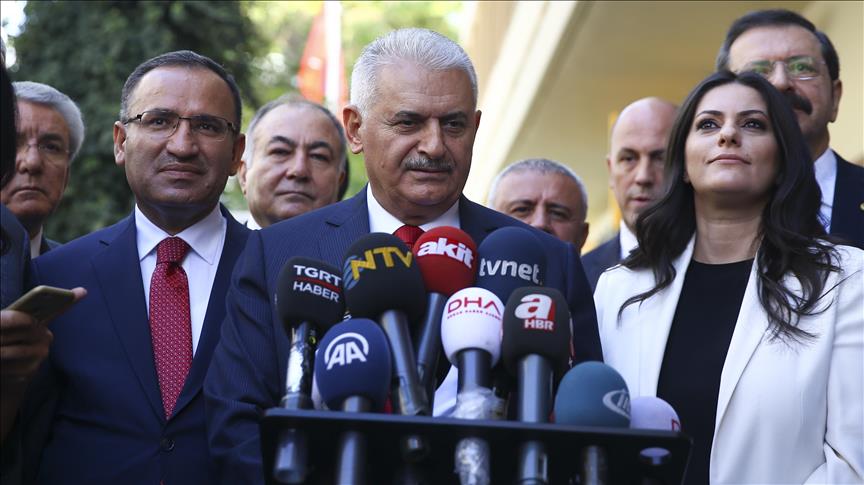 Turkey calls on Kurds to abandon referendum