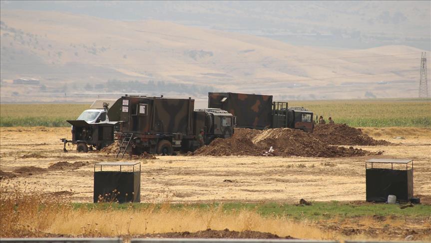 Turkey deploys reinforcements along Syrian border