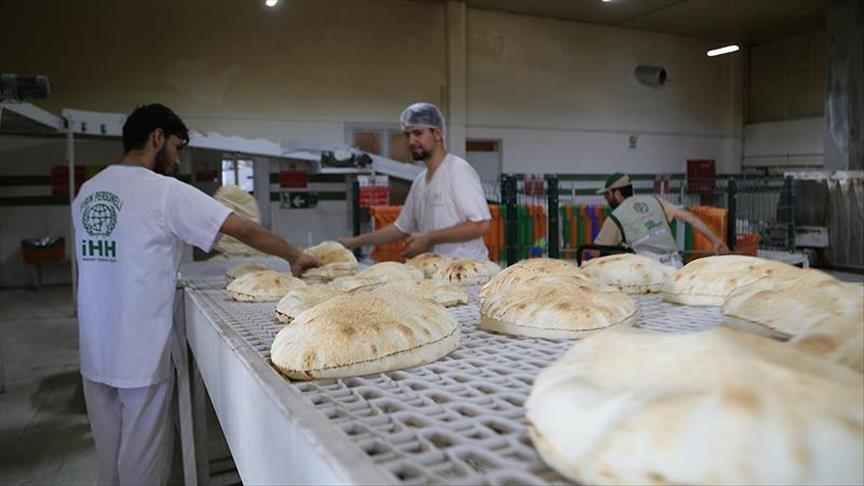 Turkey, Qatar send 250 tons of flour to Syria