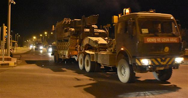 Turkey reinforces military units on Syrian border