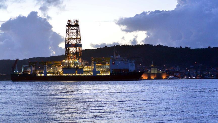 Turkey’s first drilling ship passes Gallipoli