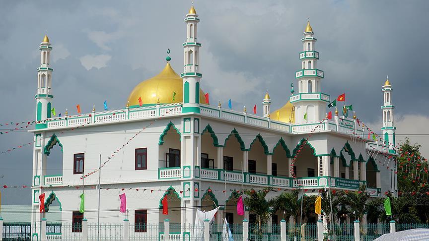 Turkish aid NGO opens Vietnams biggest mosque