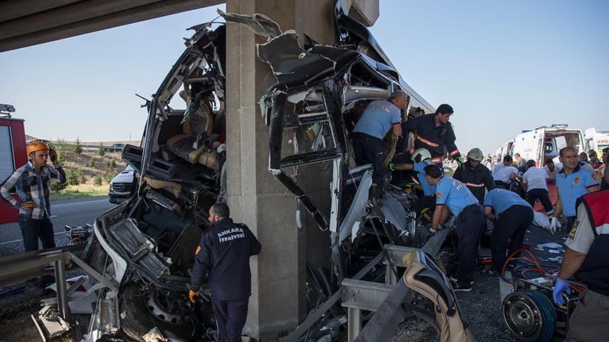 Turkish bus hits bridge, 5 killed