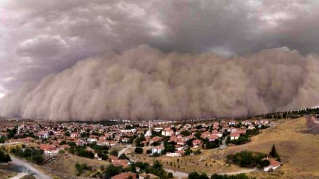 Turkish Capital Ankara hit by massive sandstorm, 6 injured