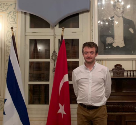 Turkish consultant deletes his tweet promoting Israeli propaganda