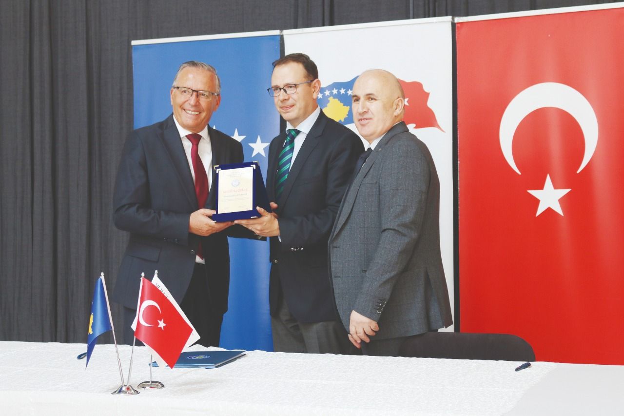 Turkish military supports education in Kosovo