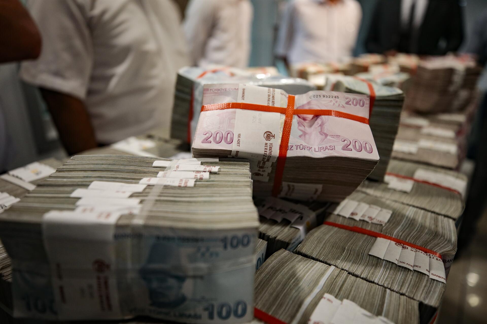 Turkish Treasury borrows $830.5M through auctions