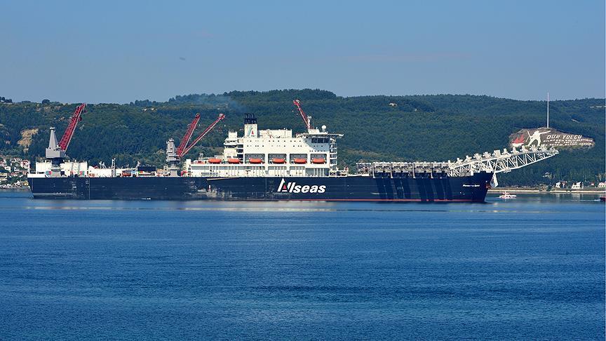 TurkStreams construction vessel on way to Black Sea