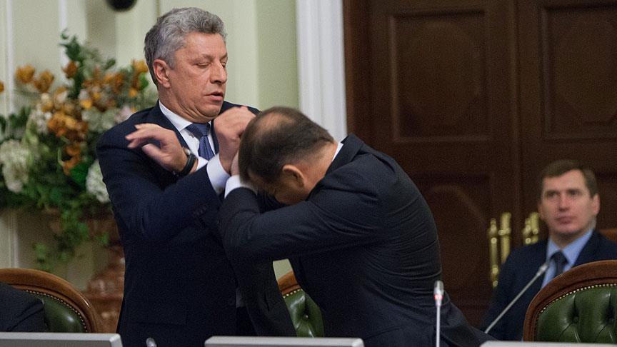 Ukrainian politicians fight in parliament