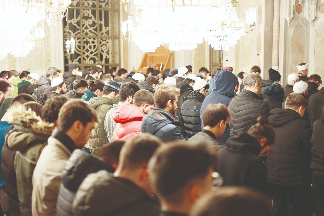 University students flock to the mosques for morning prayer