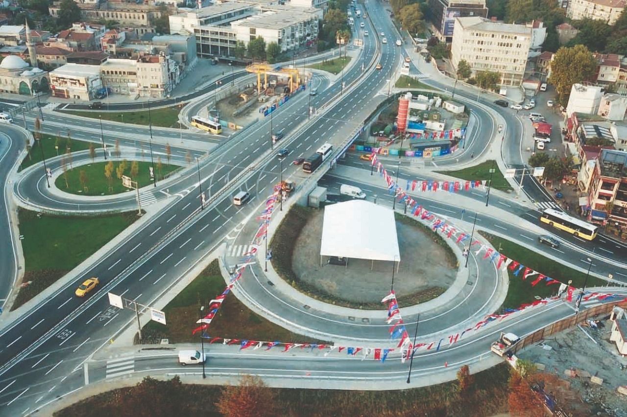 Unkapani Bridge Junction put into service