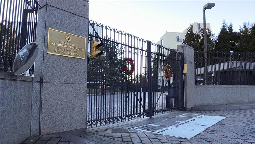 US expels 60 Russians, closes consulate for UK attack