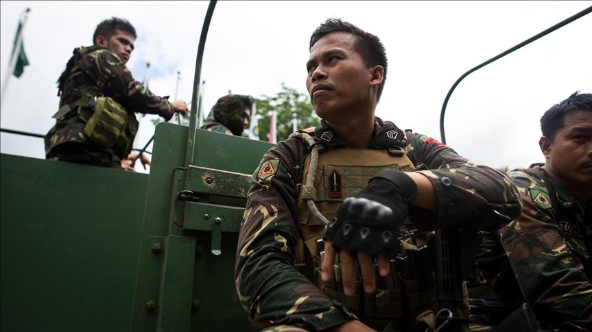 War against Daesh unites government, Philippine rebels